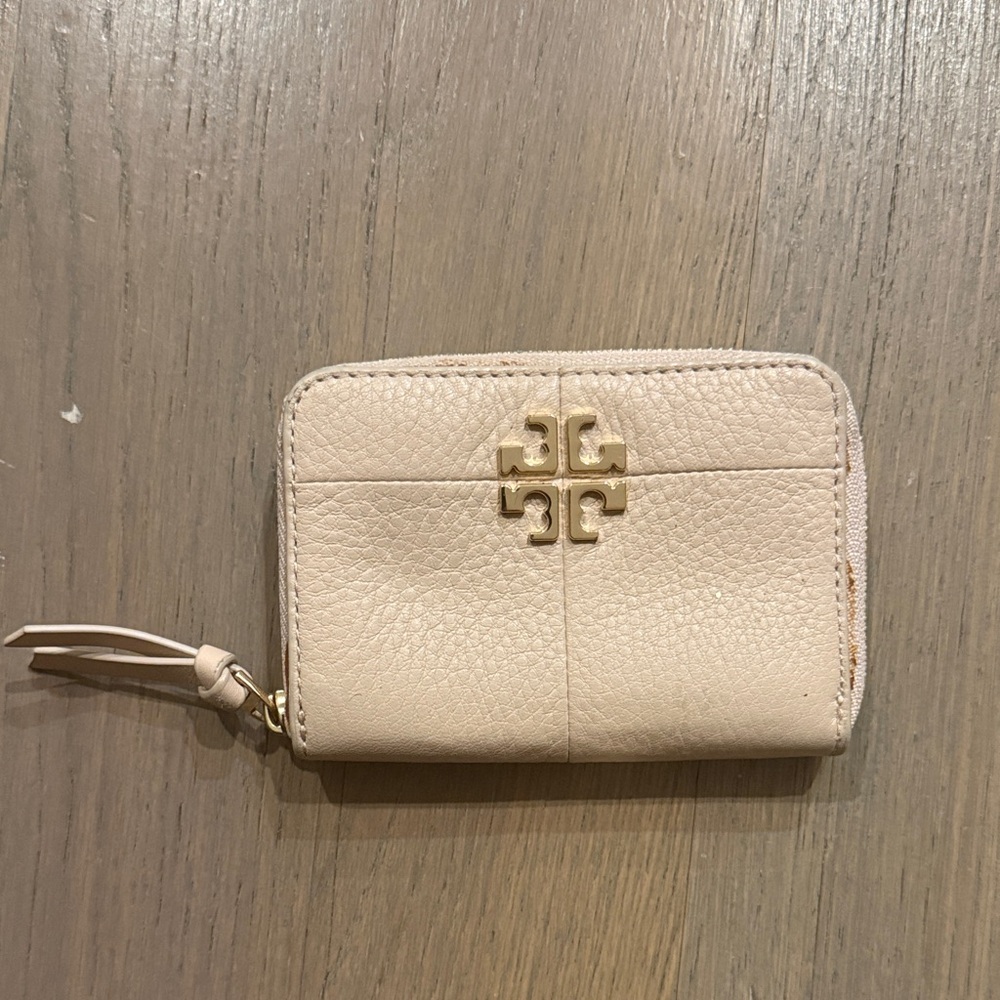 Tory Burch Cream Wallet with Gold Logo